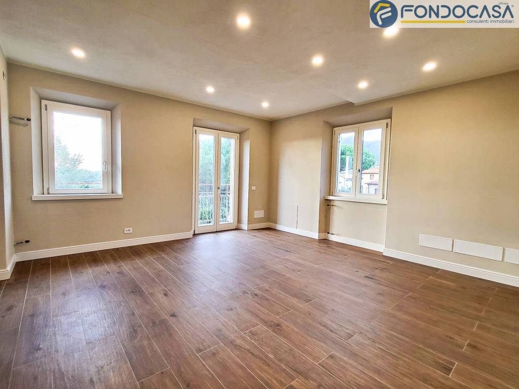 appartamento in vendita a Seravezza in zona Pozzi