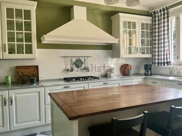 casa indipendente in vendita a Seravezza