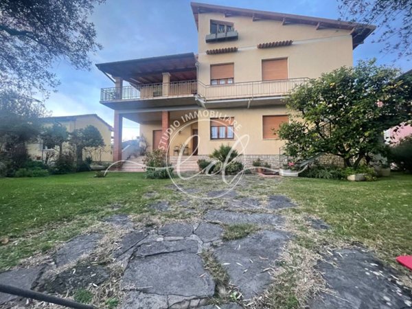 casa indipendente in vendita a Seravezza in zona Pozzi