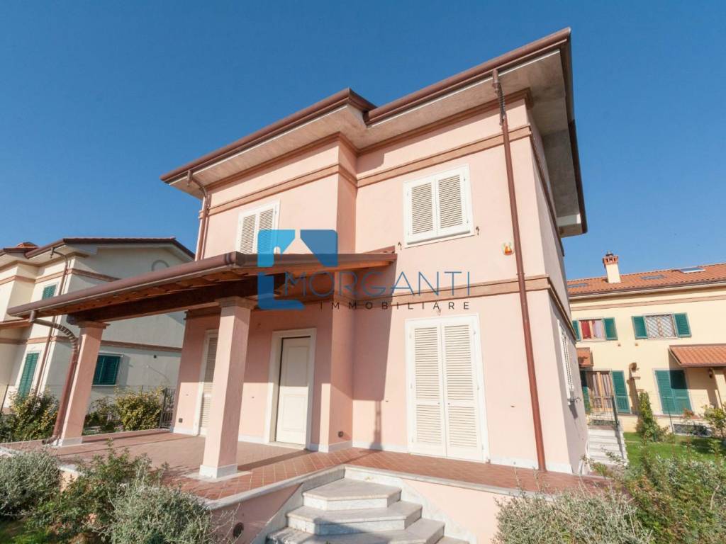 casa indipendente in vendita a Seravezza in zona Querceta