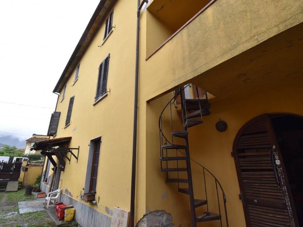 casa indipendente in vendita a Seravezza in zona Querceta