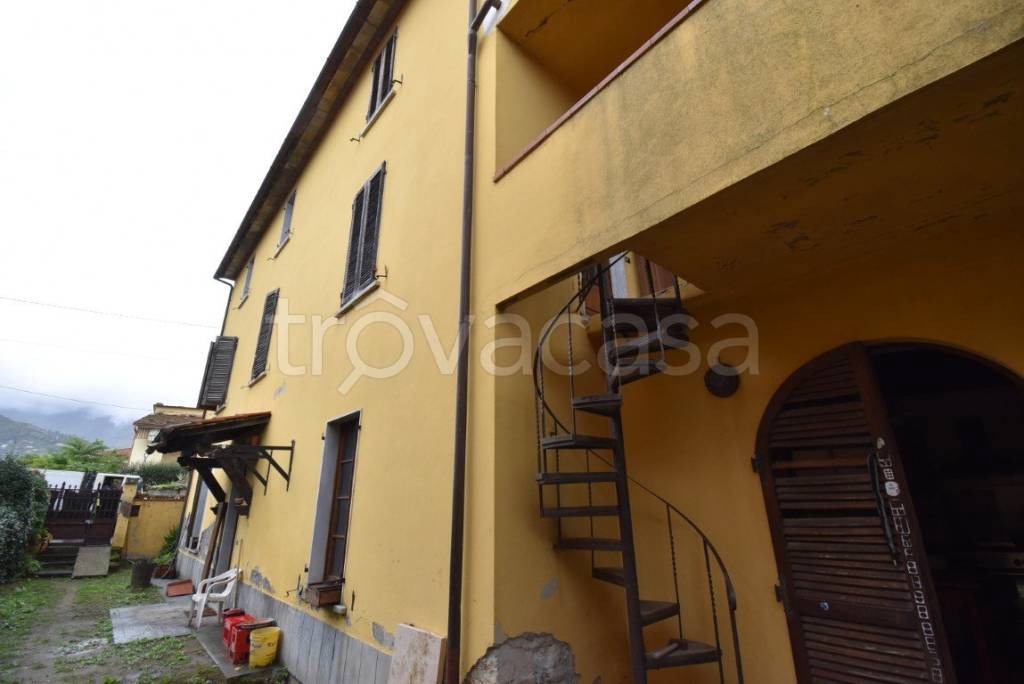 casa indipendente in vendita a Seravezza in zona Querceta