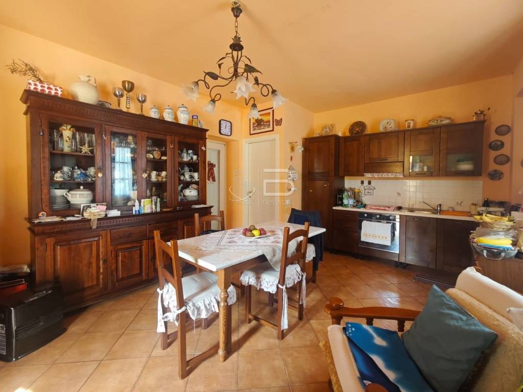 casa indipendente in vendita a Seravezza in zona Pozzi
