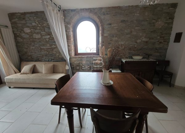 casa indipendente in vendita a Seravezza