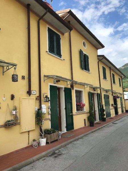 casa indipendente in vendita a Seravezza