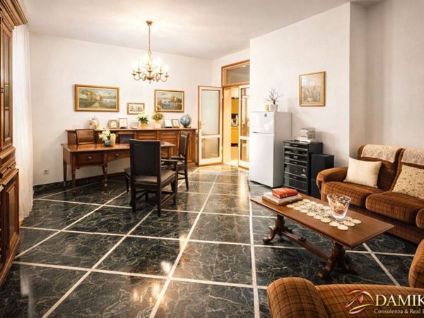 casa indipendente in vendita a Seravezza in zona Pozzi