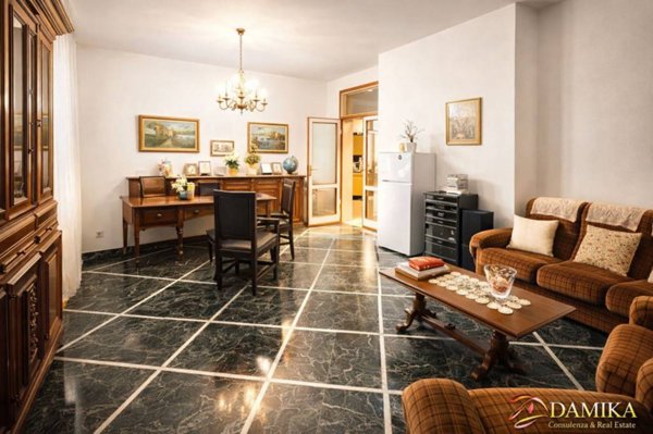 casa indipendente in vendita a Seravezza in zona Pozzi