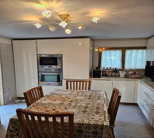 casa indipendente in vendita a Seravezza