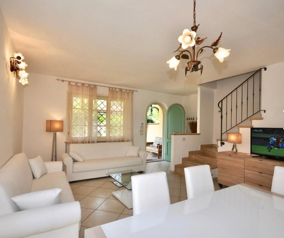 casa indipendente in vendita a Seravezza