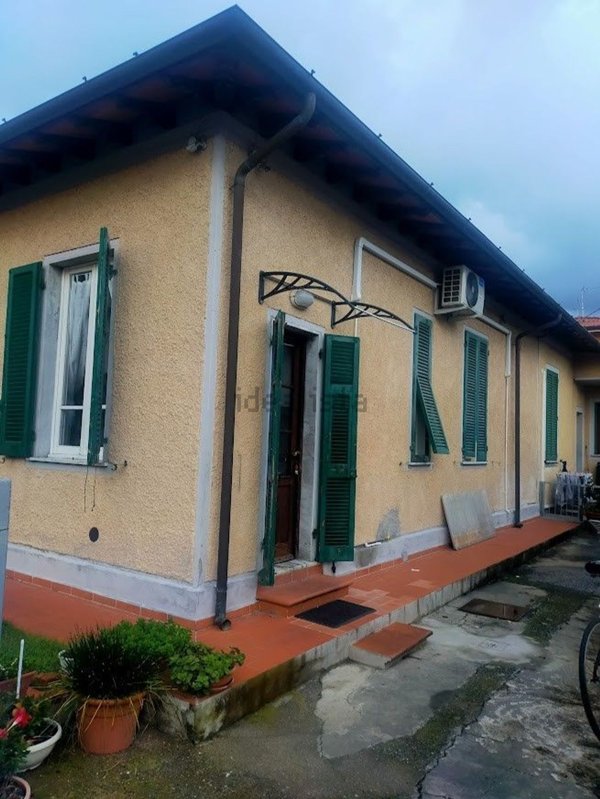 casa indipendente in vendita a Seravezza