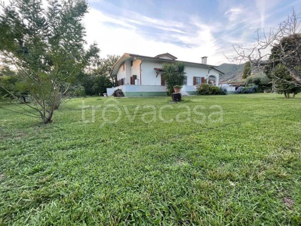 casa indipendente in vendita a Seravezza