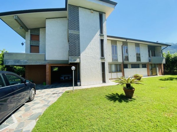 casa indipendente in vendita a Seravezza