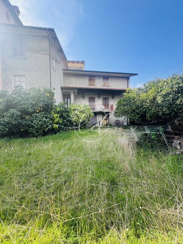 casa indipendente in vendita a Seravezza in zona Querceta