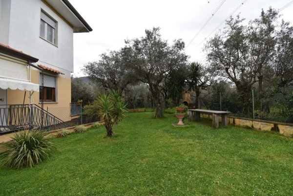 appartamento in vendita a Seravezza in zona Pozzi