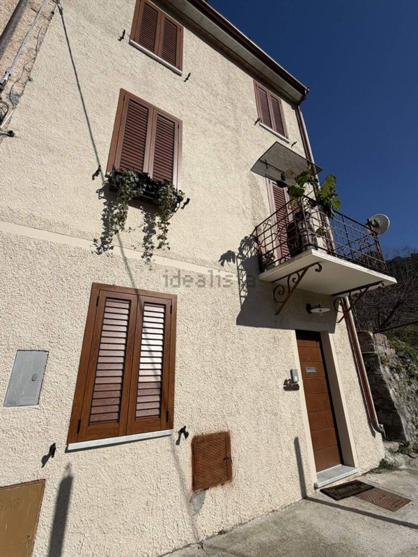 casa indipendente in vendita a Seravezza