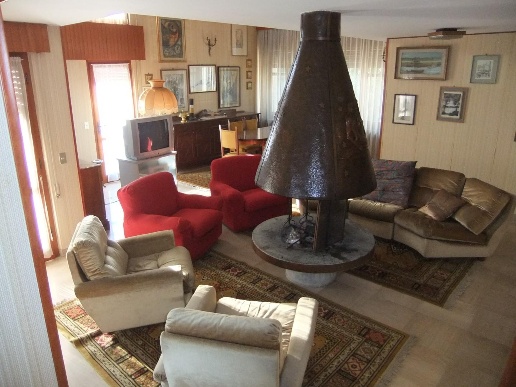 casa indipendente in vendita a Seravezza in zona Pozzi