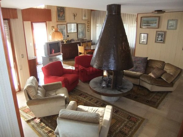 casa indipendente in vendita a Seravezza in zona Pozzi