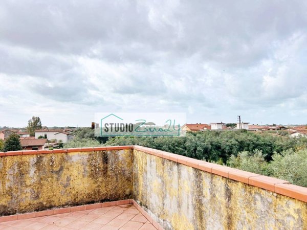 casa indipendente in vendita a Seravezza in zona Querceta
