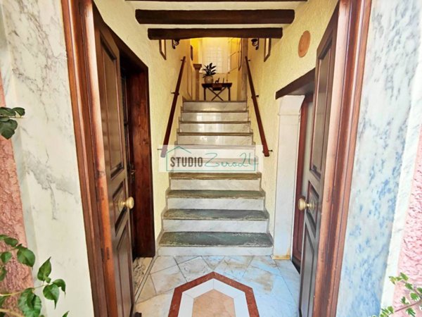 casa indipendente in vendita a Seravezza in zona Pozzi