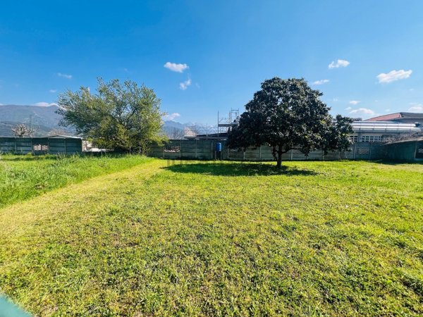 casa semindipendente in vendita a Seravezza