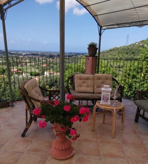 casa indipendente in vendita a Seravezza in zona Ripa