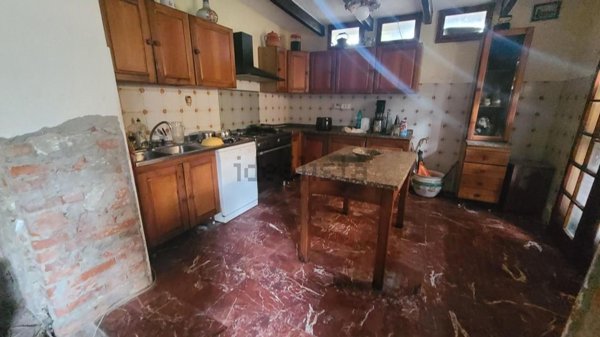 casa indipendente in vendita a Seravezza in zona Querceta