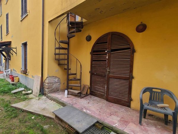 casa indipendente in vendita a Seravezza in zona Querceta