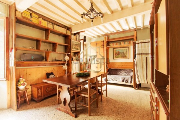 casale in vendita a Seravezza in zona Basati