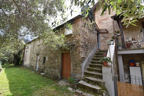 appartamento in vendita a Seravezza in zona Pozzi