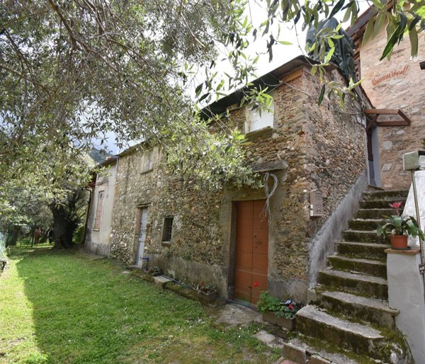 appartamento in vendita a Seravezza in zona Pozzi