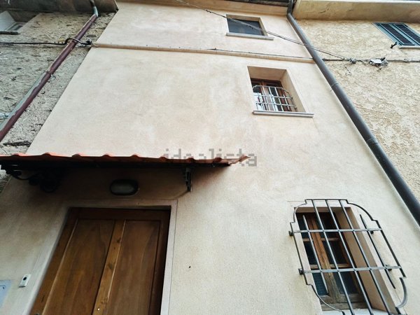 casa indipendente in vendita a Seravezza in zona Basati
