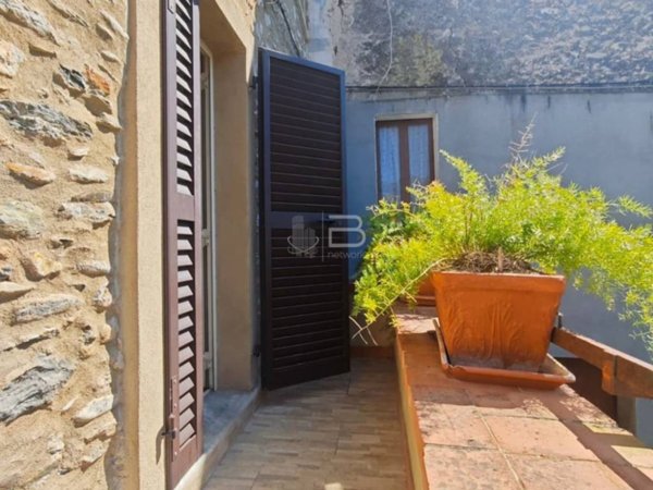 casa indipendente in vendita a Seravezza in zona Pozzi