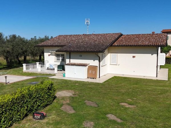 casa indipendente in vendita a Seravezza in zona Ripa