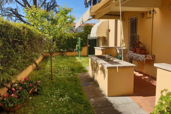appartamento in vendita a Seravezza in zona Pozzi