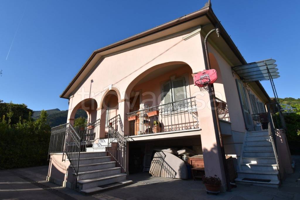 casa indipendente in vendita a Seravezza in zona Ripa