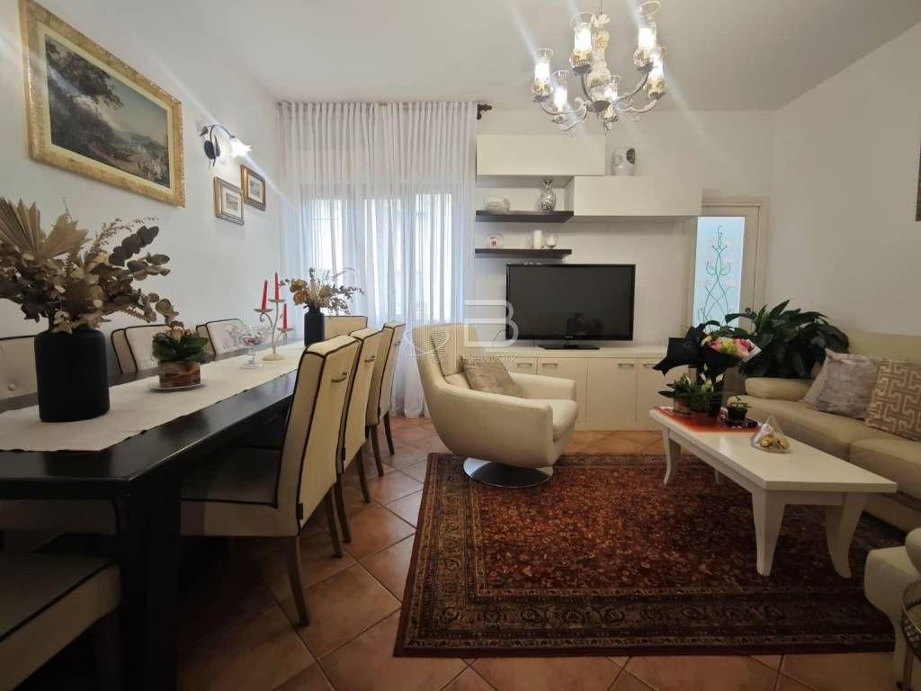 appartamento in vendita a Seravezza in zona Pozzi