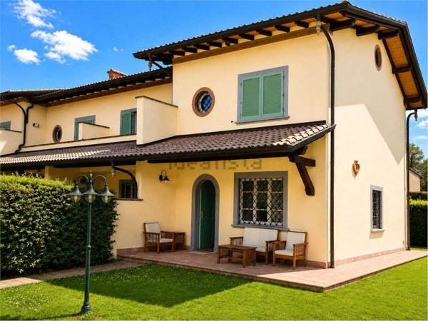 casa indipendente in vendita a Seravezza in zona Querceta