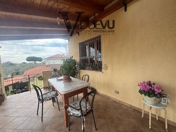 casa indipendente in vendita a Seravezza