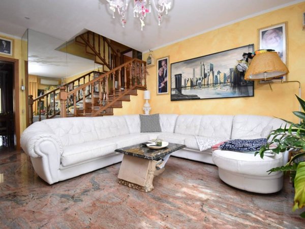 casa indipendente in vendita a Seravezza in zona Querceta