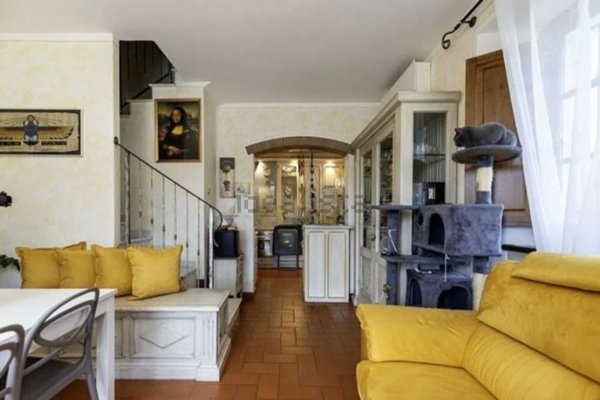 casa indipendente in vendita a Seravezza in zona Pozzi