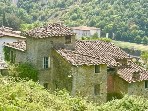 casa indipendente in vendita a Seravezza