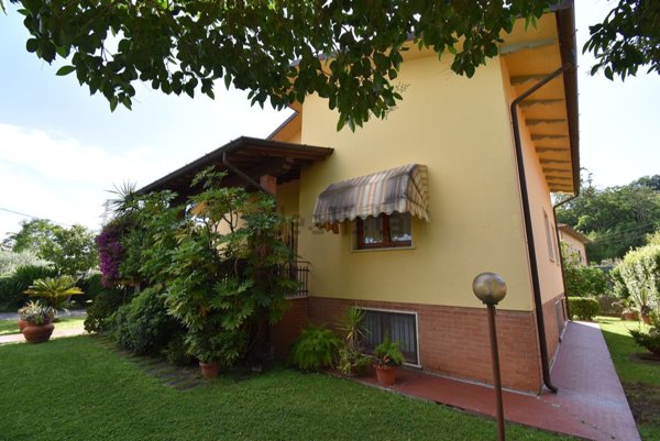casa indipendente in vendita a Seravezza in zona Ripa