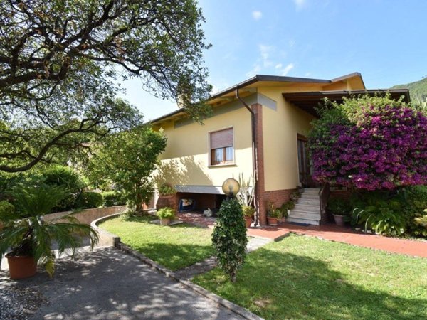 casa indipendente in vendita a Seravezza in zona Ripa