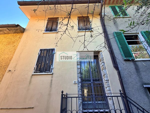 casa indipendente in vendita a Seravezza in zona Fabiano