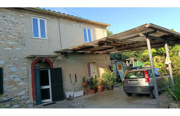 casa indipendente in vendita a Seravezza in zona Querceta