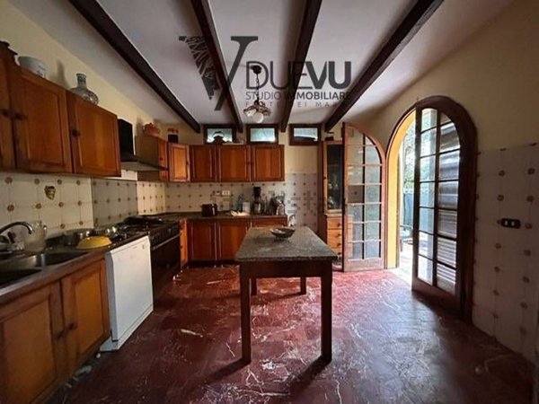 casa indipendente in vendita a Seravezza in zona Querceta