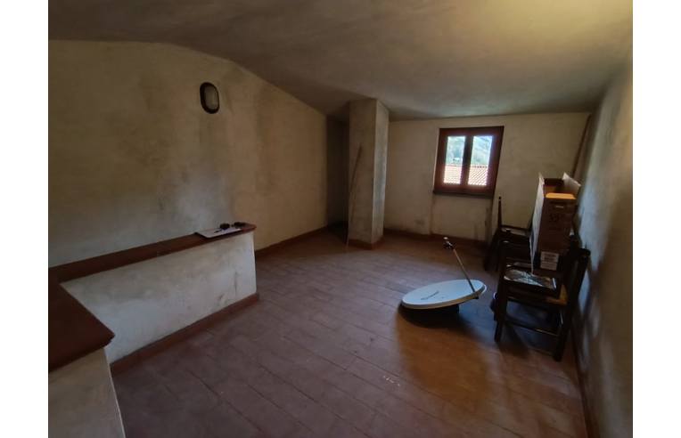 casa indipendente in vendita a Seravezza in zona Basati