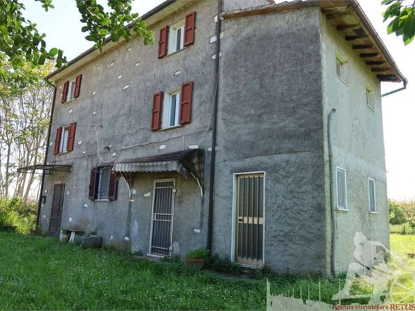 casale in vendita a Seravezza in zona Fabiano