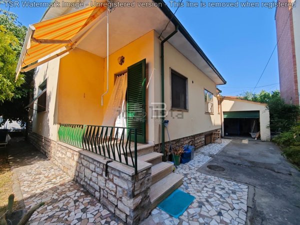 casa indipendente in vendita a Seravezza in zona Ripa