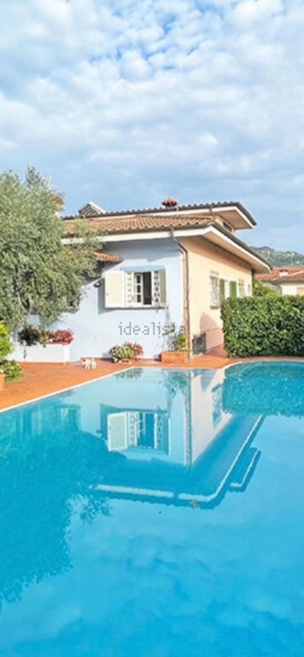 casa indipendente in vendita a Seravezza in zona Ripa